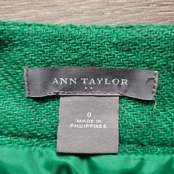 Ann Taylor green wool women's short skirt size 0 - Picture 3 of 6